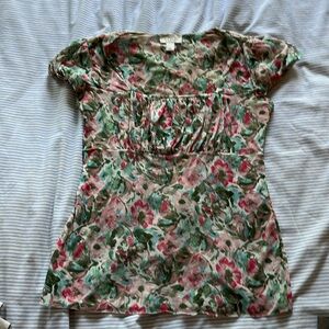 Pretty Ann Taylor Loft Floral Top size M